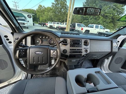 Used 2015 Ford F550 4x4 SuperCab Super Duty image 15