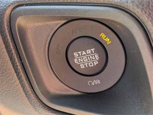 New 2025 Jeep Gladiator Sport image 21