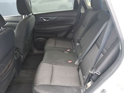 Used 2020 Nissan Rogue SV image 22
