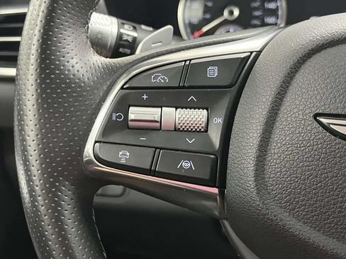Used 2025 Genesis G70 2.5T AWD/4WD image 30