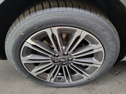 New 2026 Land Rover Range Rover Evoque S image 11