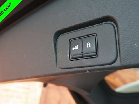 Used 2022 Nissan Rogue Platinum w/ Head-Up Display Package image 46