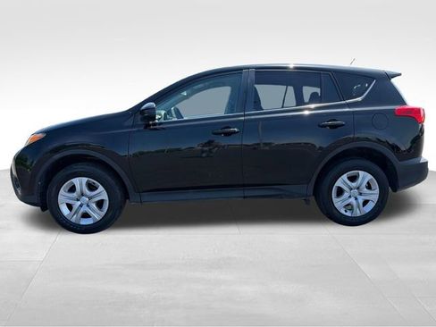 Used 2015 Toyota RAV4 LE AWD/4WD image 2