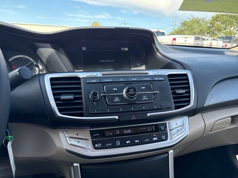 Used 2014 Honda Accord LX image 17
