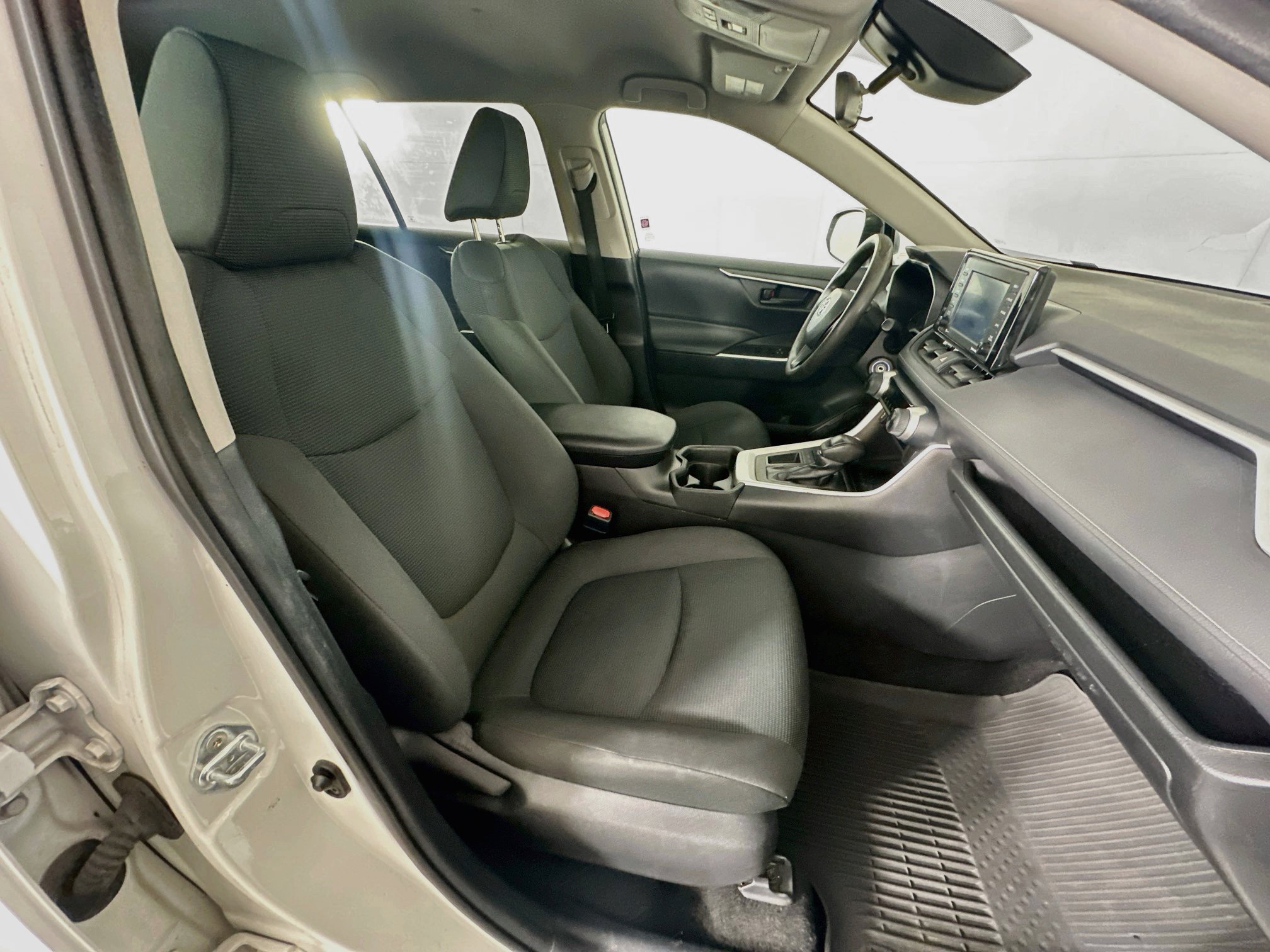 Used 2021 Toyota RAV4 LE FWD image 29