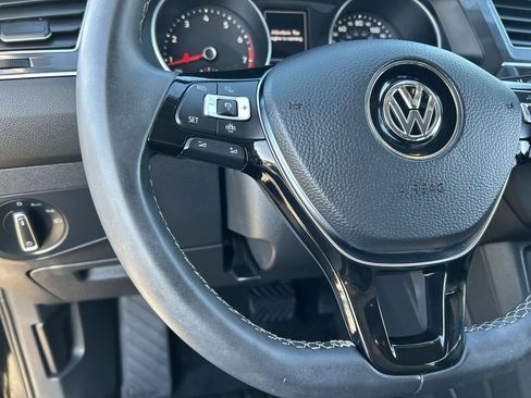Used 2021 Volkswagen Tiguan SE FWD image 20