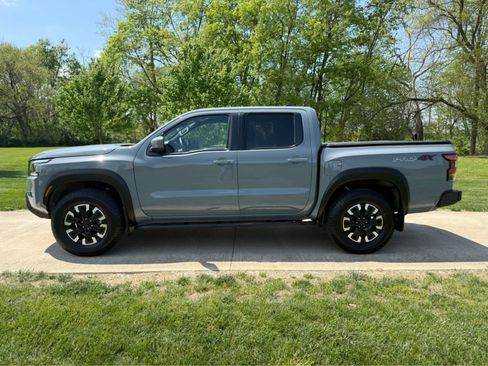 Used 2023 Nissan Frontier PRO-4X w/ Tow Package AWD/4WD image 2