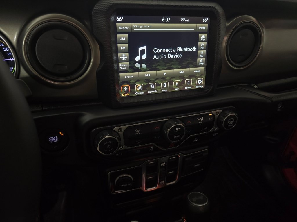 Used 2023 Jeep Wrangler Unlimited w/ 8.4" Radio Group AWD/4WD image 18