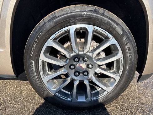 Used 2023 GMC Acadia Denali w/ Denali Technology Package AWD/4WD image 33