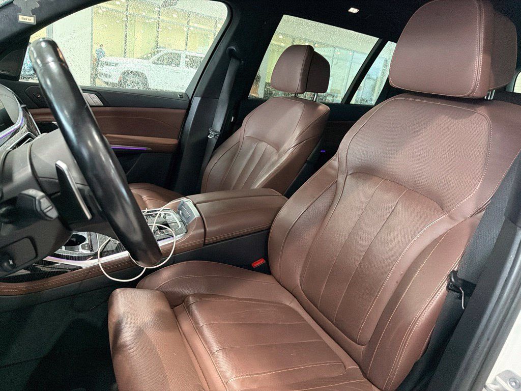 Used 2022 BMW X7 M50i w/ Executive Package AWD/4WD image 2