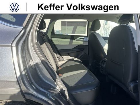 New 2026 Volkswagen Taos SE FWD image 22