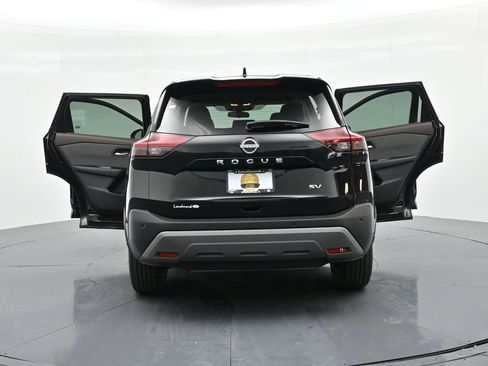 Used 2023 Nissan Rogue SV image 28