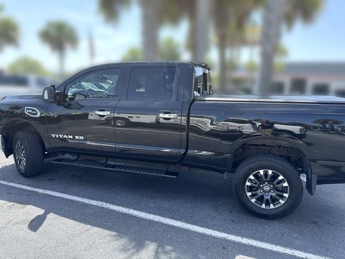 Used 2018 Nissan Titan SV AWD/4WD image 8