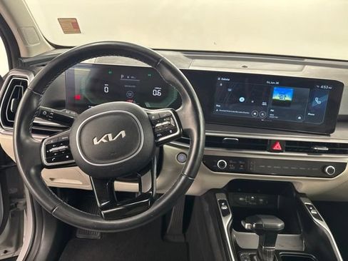 Used 2025 Kia Sorento S FWD image 30
