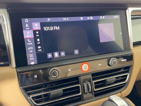 Used 2026 Porsche Macan image 23