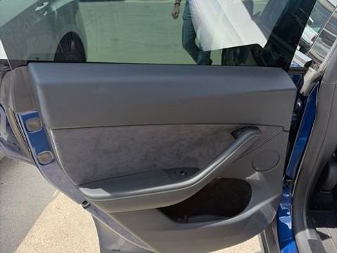 Used 2024 Tesla Model Y Performance AWD/4WD image 28