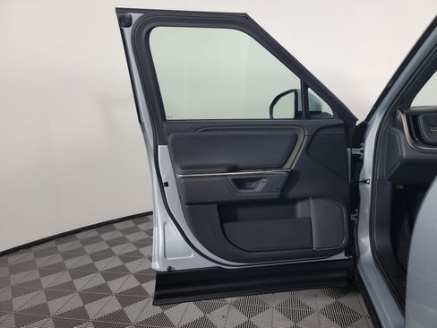 Used 2025 Rivian R1S Adventure Dual AWD/4WD image 16