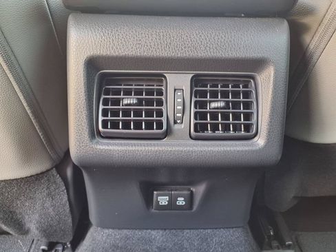 Used 2025 Toyota Camry SE w/ Convenience Package FWD image 16