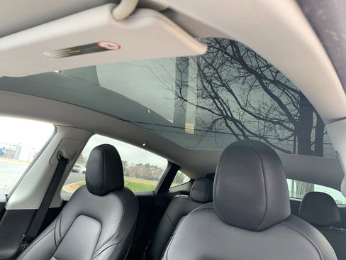 Used 2023 Tesla Model Y Long Range image 28