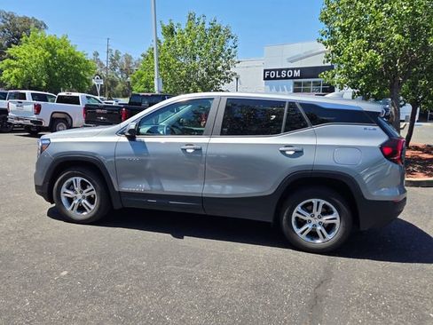 Used 2024 GMC Terrain SLE AWD/4WD image 7