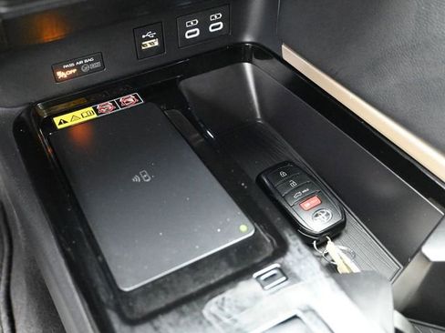 Used 2025 Toyota Camry LE image 16