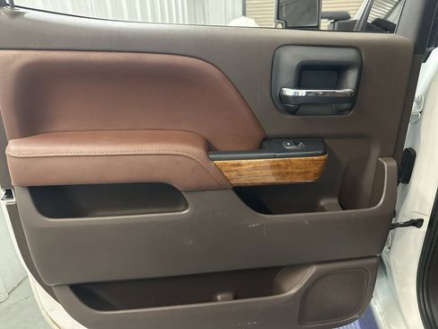 Used 2017 Chevrolet Silverado 2500 High Country w/ Duramax Plus Package image 30