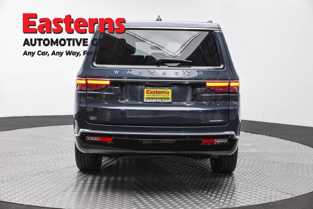 Used 2024 Jeep Wagoneer Series II w/ Flexible Seating Group AWD/4WD image 8