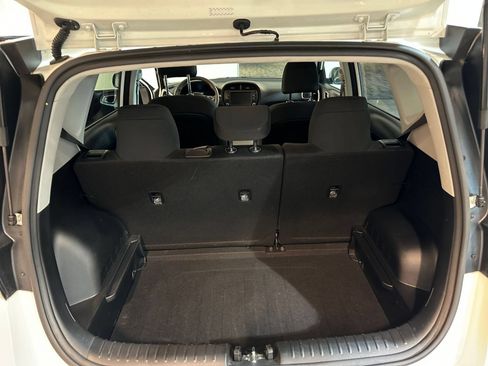 Used 2025 Kia Soul LX w/ LX Technology Package FWD image 30