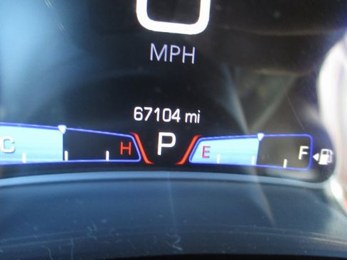 Used 2018 Chrysler 300 Limited w/ Safetytec Plus Group image 25