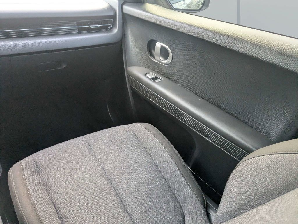 Used 2024 Hyundai Ioniq 5 SE RWD image 21