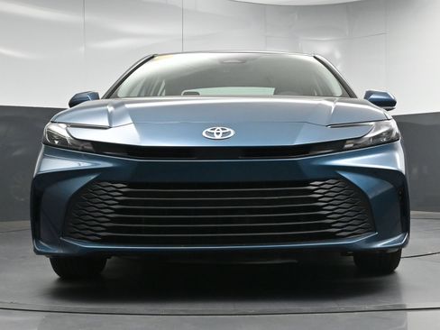 Certified 2025 Toyota Camry LE image 24