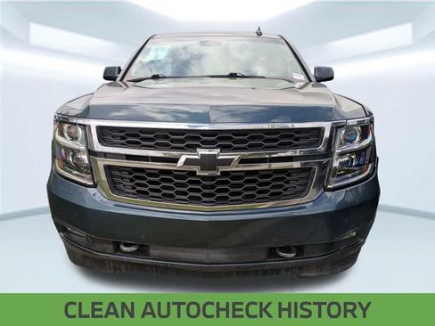 Used 2019 Chevrolet Suburban LT w/ Luxury Package image 4