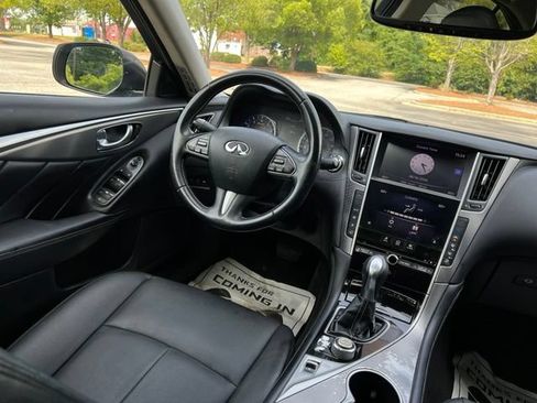Used 2017 INFINITI Q50 2.0t w/ Moonroof Package RWD image 29