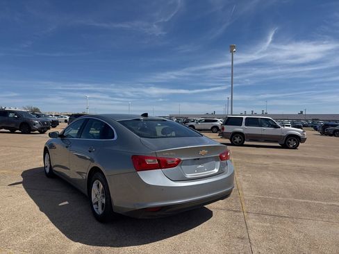 Used 2025 Chevrolet Malibu LS image 18