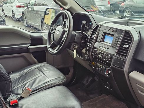 Used 2018 Ford F150 XLT w/ Trailer Tow Package image 11