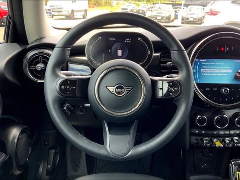 Certified 2024 MINI Cooper SE image 6