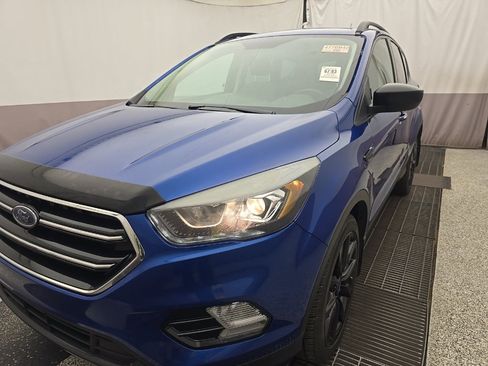 Used 2018 Ford Escape SE w/ SE Sport Appearance Package AWD/4WD image 1
