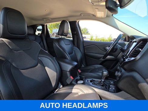 Used 2019 Jeep Cherokee Limited AWD/4WD image 12
