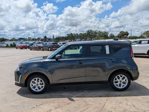Certified 2025 Kia Soul LX FWD image 5