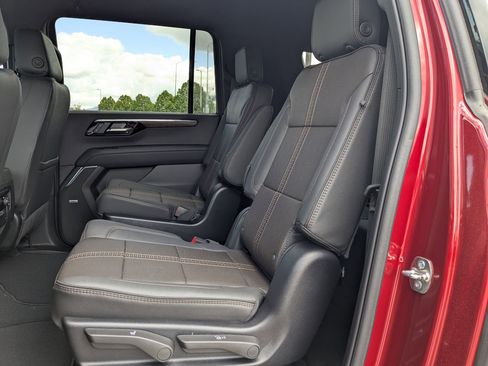 New 2025 Chevrolet Suburban High Country image 18