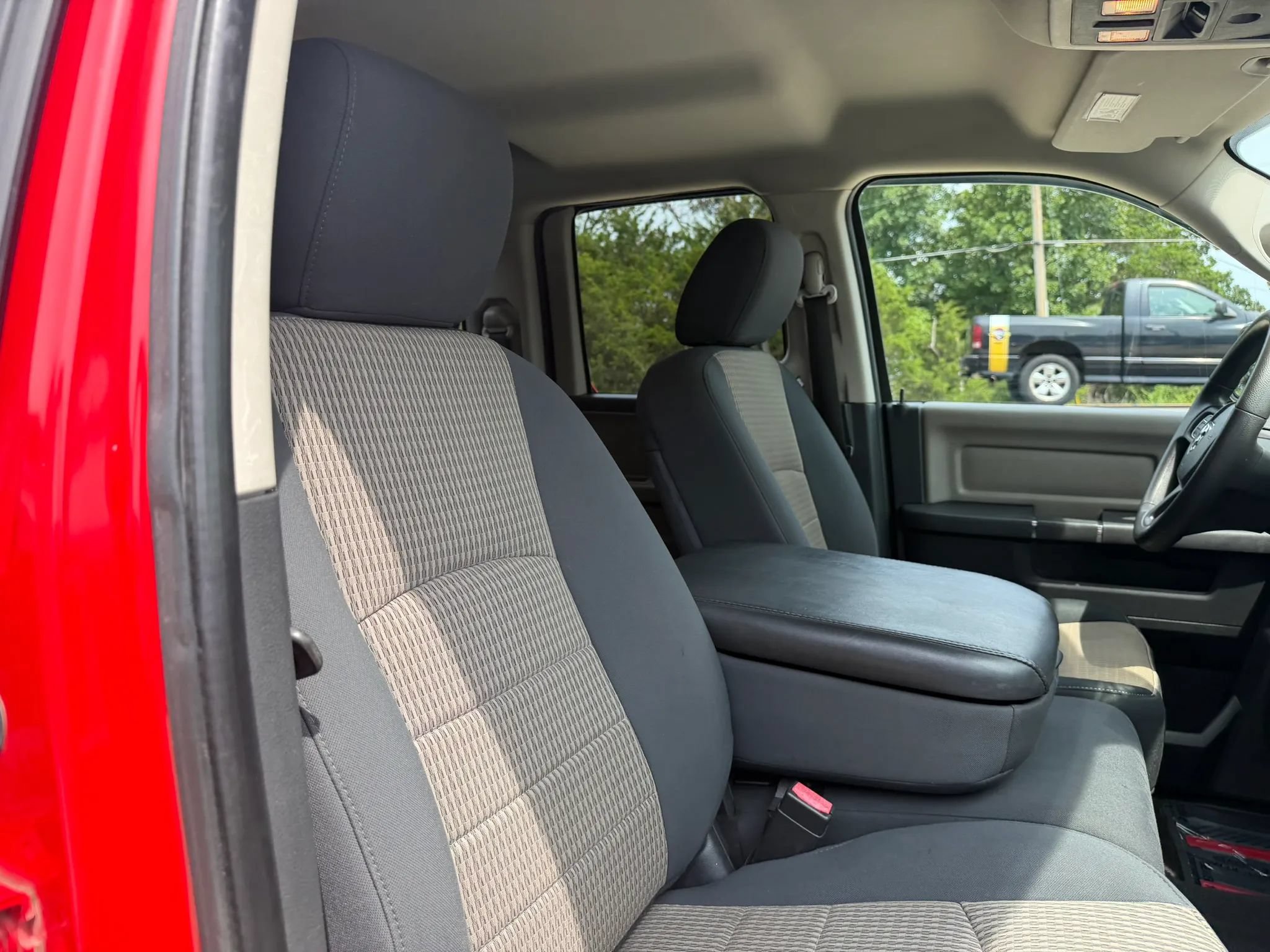 Used 2012 RAM 1500 Classic SLT AWD/4WD image 47