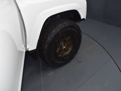 Used 2018 Toyota 4Runner SR5 Premium image 19