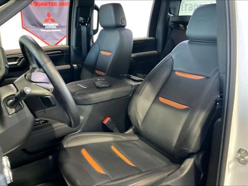 Used 2026 GMC Sierra 2500 AT4 AWD/4WD image 3