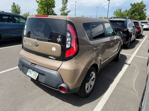Used 2015 Kia Soul FWD image 3