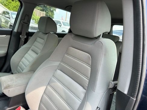 Used 2019 Honda CR-V LX image 10