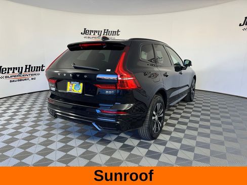 Used 2024 Volvo XC60 B5 Core image 6