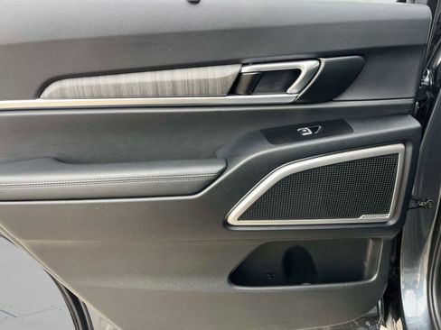 Used 2024 Kia Telluride EX image 20