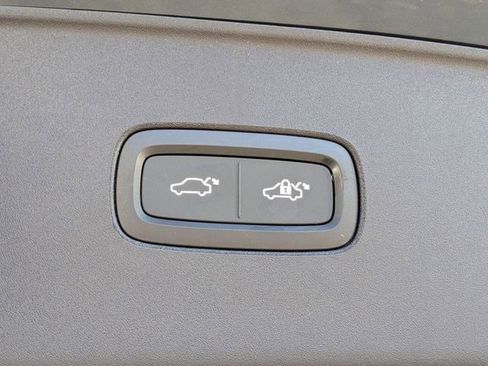 New 2025 Volvo EX90 Ultra image 18