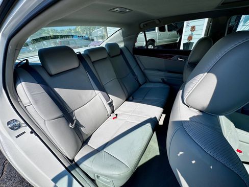 Used 2011 Toyota Avalon Limited FWD image 19