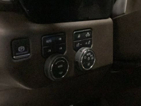 Used 2022 Chevrolet Silverado 1500 LTZ image 13